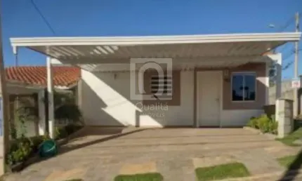 Casa térrea no  condomínio Vila Del Rey com 3 quartos, 1 suíte e 2 vagas de garagem