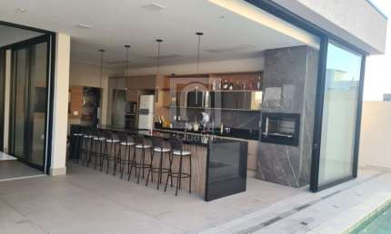 Casa alto padrão com 3 suítes e 4 vagas no condomínio Alphaville Nova Esplanada 4 Votorantim