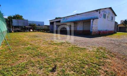 Oportunidade imperdível: área comercial de 350m² à venda em Araçoiaba da Serra-SP, no bairro Barreirinho!