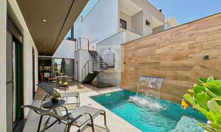 CASA TÉRREA COM PISCINA À VENDA NO CONDOMÍNIO IBITI RESERVA.