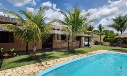 Chácara com 3 suítes à venda no Condomínio Village da Serra