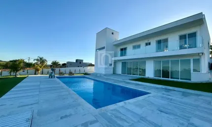Casa com 3 suítes à venda no Condomínio Village Aracoiaba
