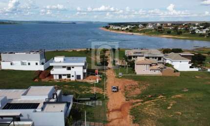 Terreno à venda no Condomínio Riviera de Santa Cristina XIII em Paranapanema