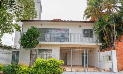 Casa com 4 quartos (1 suíte) e 350.m² de área construída à venda no Jardim Europa