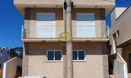 Casa nova em condominio Semi Isolada, 3 quartos, 1 suíte, quital gramado.