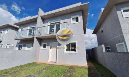 Casa pronta pra morar com 03 dormitórios, com quintal