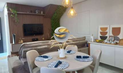 Casa NOVA com móveis sob medida, bem decorada, 2 dormitórios.