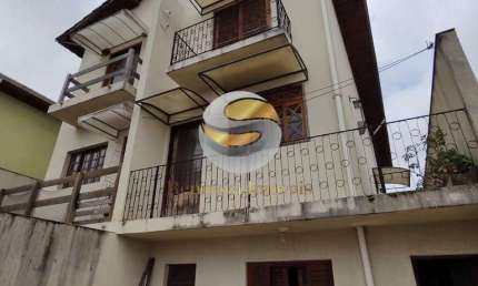 CASA SOBRADO 3 dorm. 1 suite, próximo Raposo e Centro de Cotia.