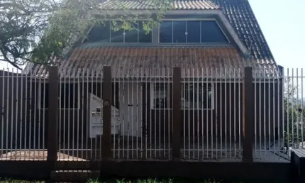 Casa à Venda no Atuba - Colombo/PR Próxima a Comércios e Transporte