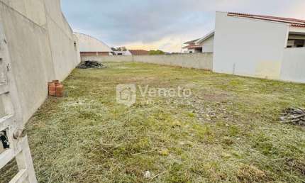 Terreno amplo e bem localizado, perfeito para quem busca tranquilidade e espaço para construir!