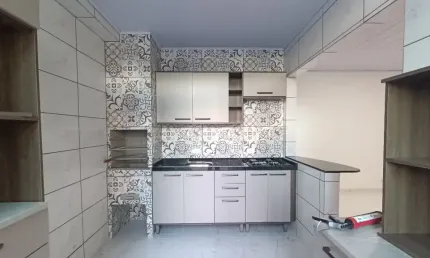 Casa com 2 quartos para alugar na R. Lago Bacacheri, 568, Palmital, Colombo