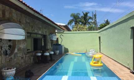 Casa com 4 quartos à venda na Rua Florença, Jardim Virgínia, Guarujá