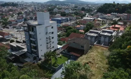 Terreno à venda na Rua Modelo, Floresta, Joinville