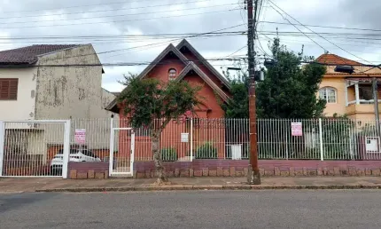 Casa à venda no bairro Medianeira - Porto Alegre/RS
