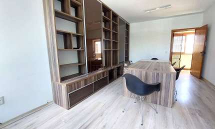 Casa comercial à venda na Rua Félix da Cunha, 224, Floresta, Porto Alegre