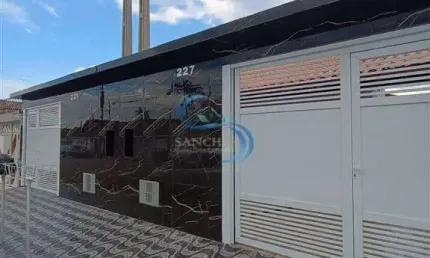Casa c/ piscina e c/ 2 dorms, Mongaguá - R$ 420 mil, Cod: 6194