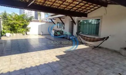 Casa com 3 quartos à venda na Avenida Presidente Kennedy, 15375, Vila Caiçara, Praia Grande