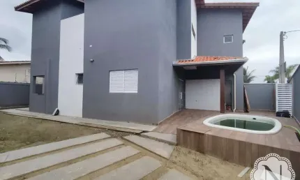 Sobrado à venda com 3 quartos no bairro Jamaica (Praia)