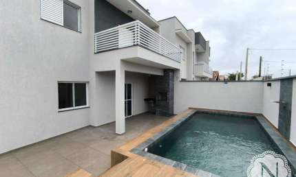 Casa à venda com 4 quartos no bairro Jamaica (Praia)