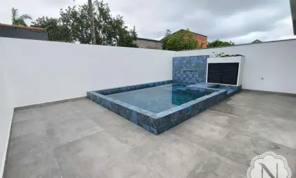 Casa à venda com 2 quartos no bairro Jamaica (Praia)