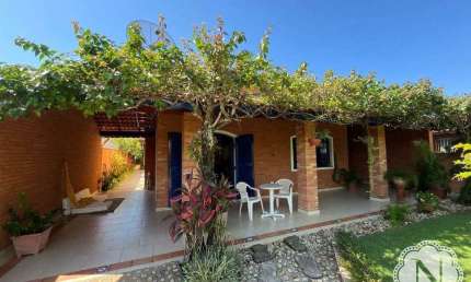 Casa térrea a venda com 3 quartos e uma suite de 180 metros no Cibratel.