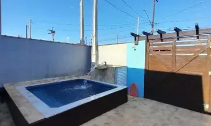 Casa para aluguel com 2 quartos no bairro Jamaica (Praia)
