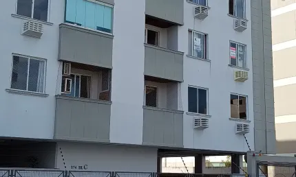 Vendo Apart 3 Quartos, Suíte e Garagem, Pronto para Morar em Grande Avenida de Capoeiras, Florianópolis