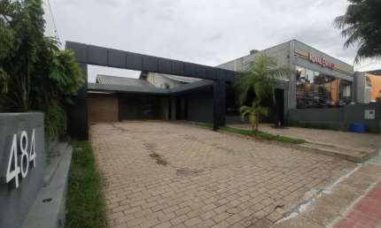 Sala comercial com 8 salas para alugar na Rua Terezina, 484, Vila Shimabokuro, Londrina