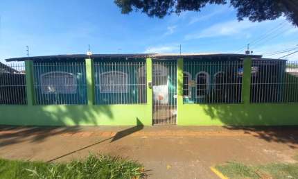Casa comercial com 11 salas para alugar na Avenida Santos Dumont, 322, Boa Vista, Londrina