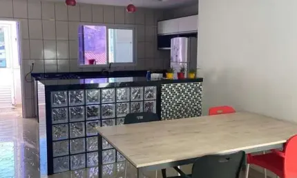 Olha que oportunidade para você que busca um sobrado no Parque João Ramalho em Santo André com 3 suítes, 6 vagas de garagem e ainda estuda permuta!