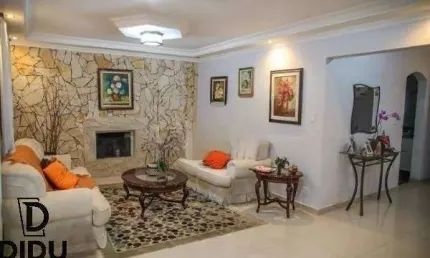 Venha morar neste aconhegante sobrado com 250 m² de área construída, localizado em um dos melhores e mais desejados bairros de São Caetano  do Sul!!