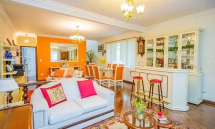 Casa à venda em São Paulo, Mirandópolis, com 3 quartos, 240m²