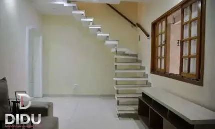 Olha que oportunidade!!  para quem busca um sobrado em uma das melhores ruas da paulicéia por um valor maravilhoso!