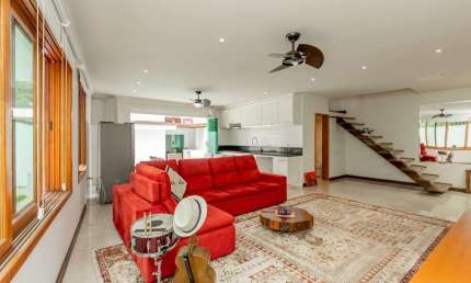 Casa à venda em São Paulo, Guarapiranga, com 3 quartos, 247m²