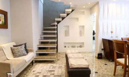 Excelente oportunidade de morar em uma cobertura de 128 m²  com 3 suítes, móveis planejados e elevador.