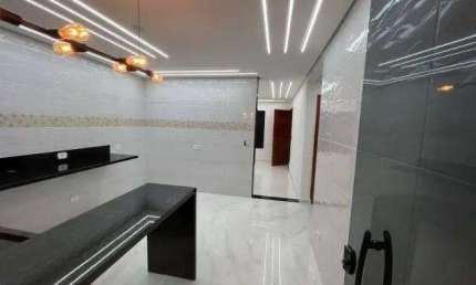 Olha que oportunidade  para você que busca uma casa térrea completamente reformada, impecável! Imóvel desocupado e pronto para morar!