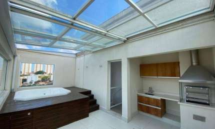 Belíssima cobertura duplex no Jardim Primavera em Campinas com 170 m², 3 suítes, 3 vagas, área privativa com Jacuzzi e churrasqueira. Desocupada