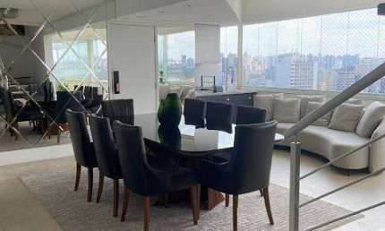 Cobertura duplex desocupada com 227,81 m²  no Centro de Santo André, sendo 3 suítes, 4 vagas, venda com porteira fechada!