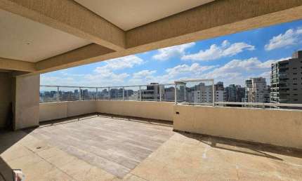 Cobertura à venda em São Paulo, Vila Uberabinha, com 4 quartos sendo 2 suítes, 3 vagas com depósito. Nova nunca habitada.
