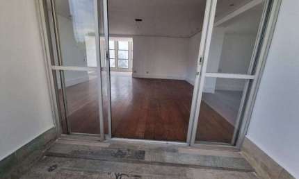 Procurando um cantinho para chamar de seu na Vila Andrade? Este apartamento com 3 dormitórios, sendo 1 suíte e 3 vagas pode ser seu!