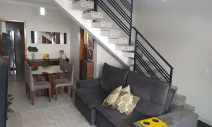 Casa no condomínio Condomínio Residencial Canarinho para venda em Vila Rosa com 3 quartos, sendo 1 suíte, 102m²