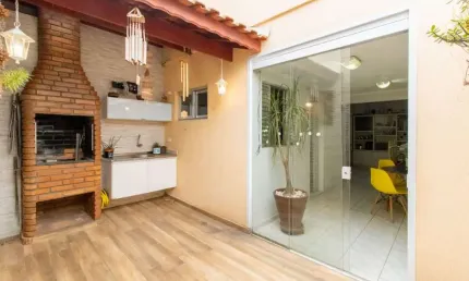 Sobrado para venda em Jardim Santa Mena com 4 quartos, 250m²