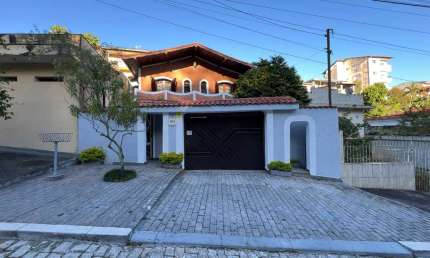Casa de vila para venda em Centro Alto com 3 quartos, sendo 1 suíte, 198m²