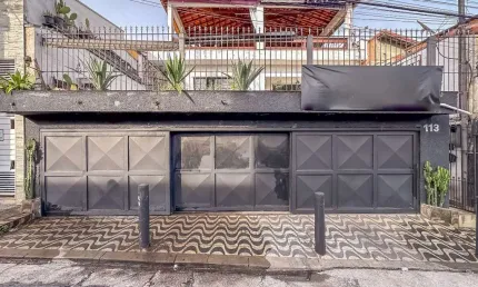 Sobrado para venda em Vila Serralheiro com 5 quartos, sendo 1 suíte, 200m²
