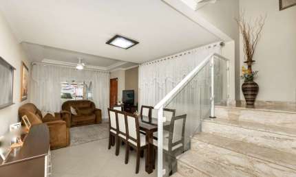 Sobrado para venda em Jardim Cidália com 4 quartos, sendo 1 suíte, 181m²