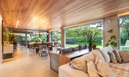 Casa tipo para venda em Cerqueira César com 5 quartos, sendo 5 suítes, 377m²
