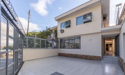 Sobrado para venda com 3 quartos, sendo 1 suíte, 192m²