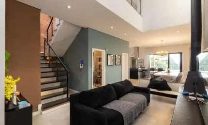 Casa em condomínio para venda em Cotia com 4 quartos, sendo 3 suítes, 232m²