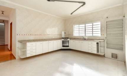 Casa tipo para venda em Vila Zat com 4 quartos, sendo 1 suíte, 314m²