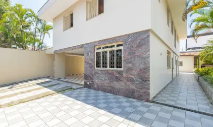 Casa tipo para venda em Indianópolis com 4 quartos, sendo 2 suítes, 332m²